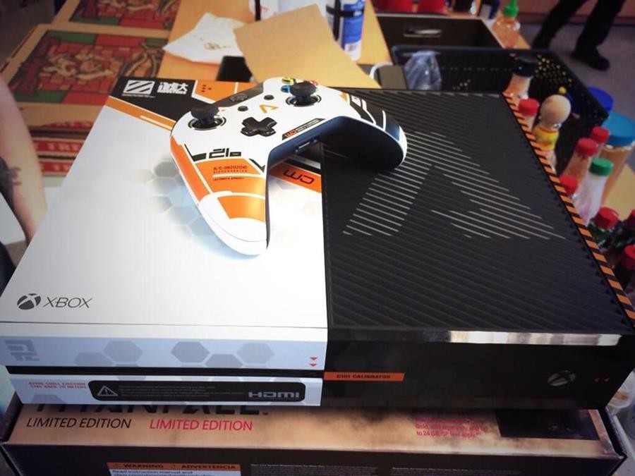 titanfall_xbox_one_console_1